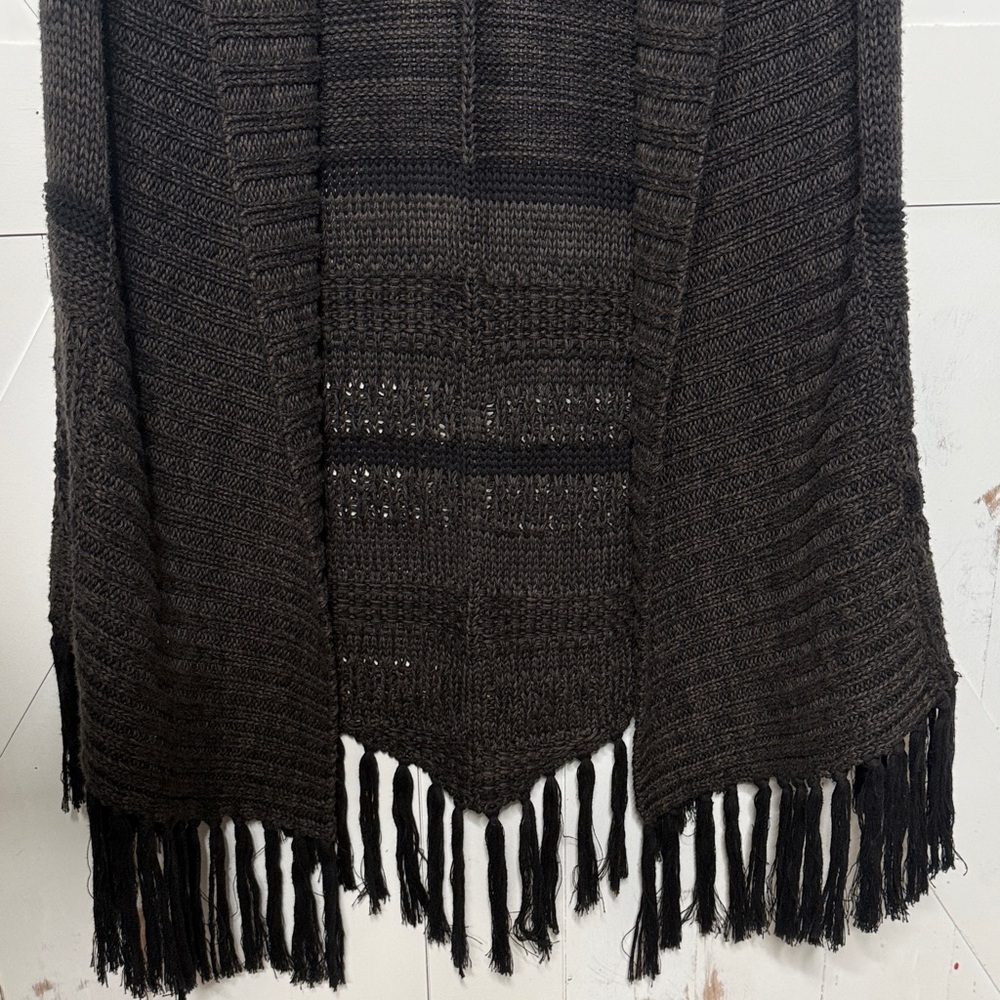 Revolve Sanctuary Charcoal Knit Fringe Vest - Picture 4 of 7